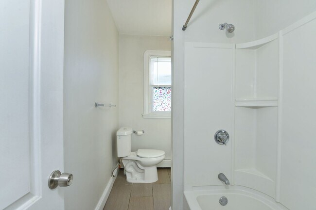 Foto del edificio - Great location! Updated 3 bedroom 1 Bathro...