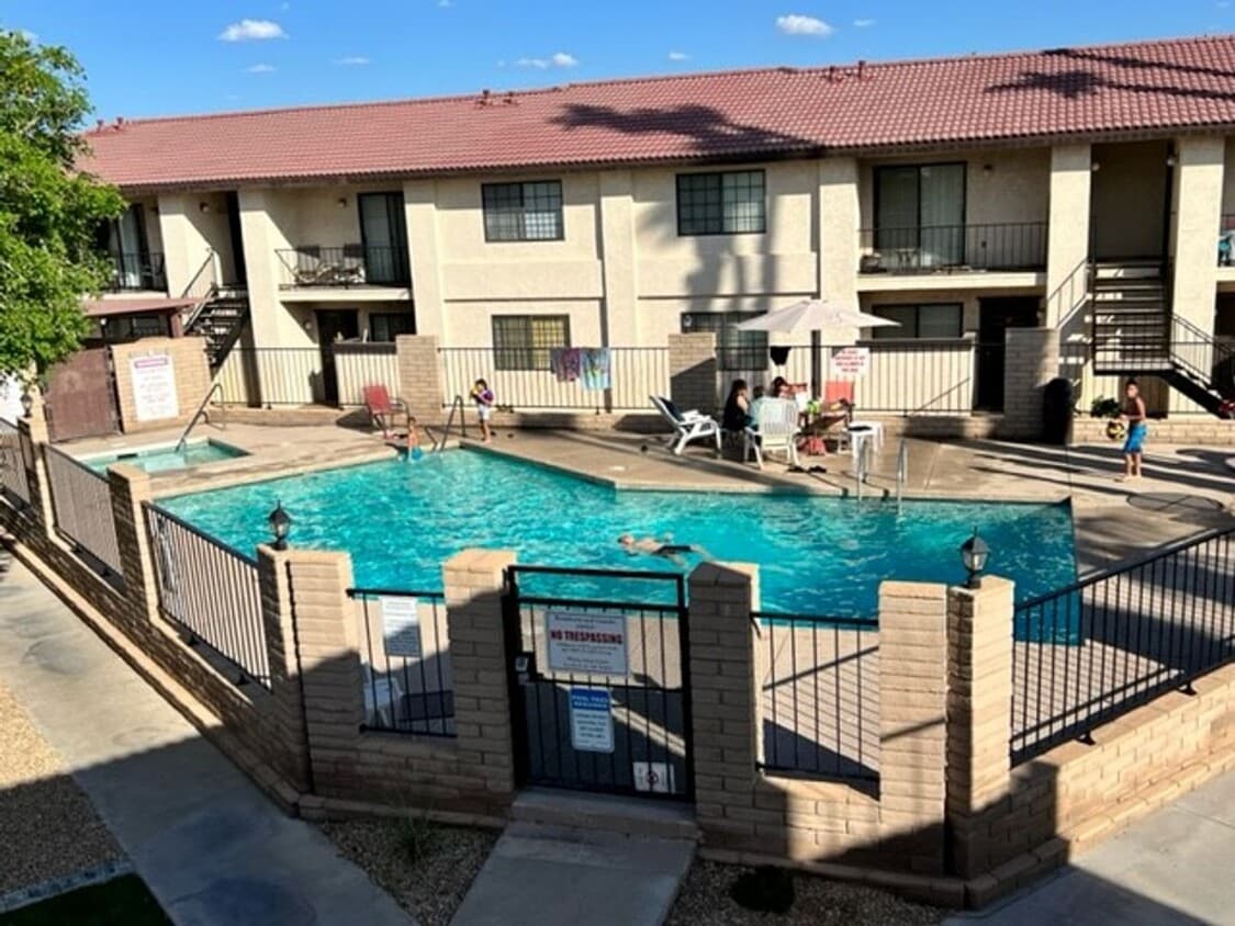 Primary Photo - Single 1 BR 1BR Recent Remodel w/POOL & SP...