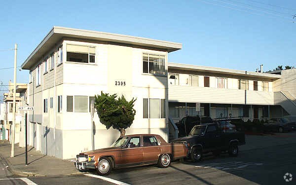 Foto del edificio - 2395 43rd Ave