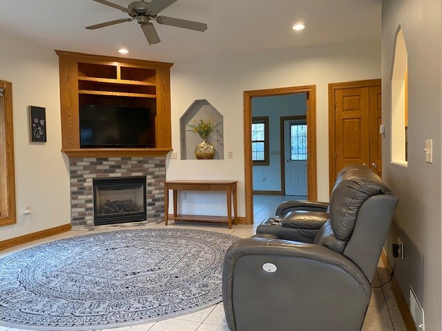 Living room - N72W17575 Good Hope Rd