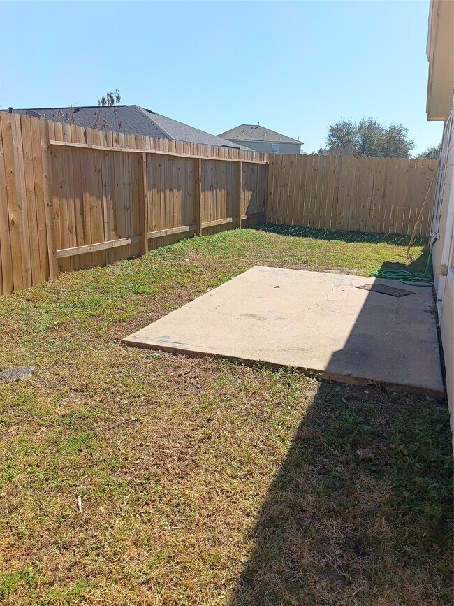 Building Photo - 7622 Yucca Field Dr