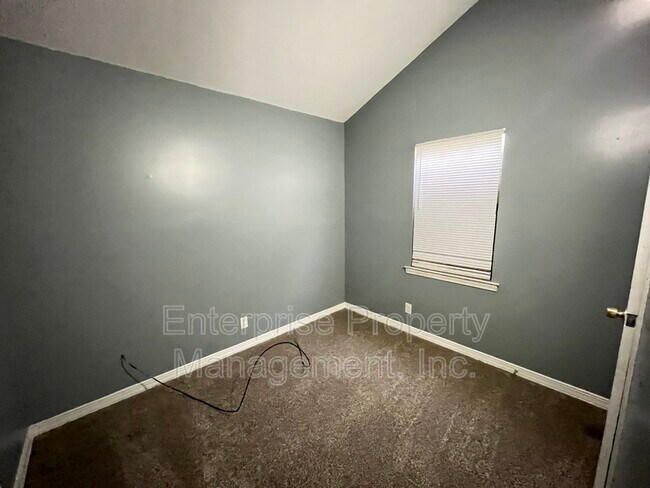 Foto del edificio - 401 N Manassas St