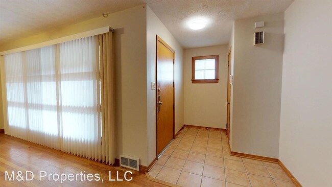 Building Photo - 3 br, 1.5 bath House - 2206 Van Buren St.