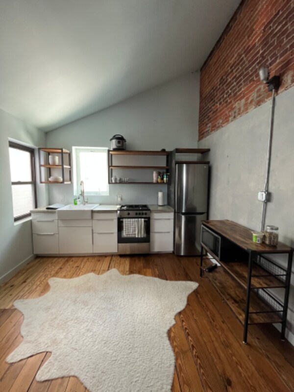 Building Photo - 992 N 5th St