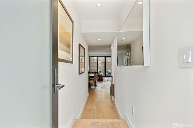 Building Photo - 941 Treat Ave