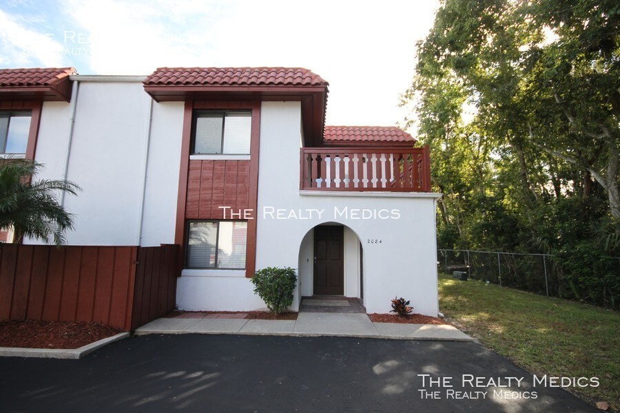 Foto principal - 2084 Oak Meadow Cir