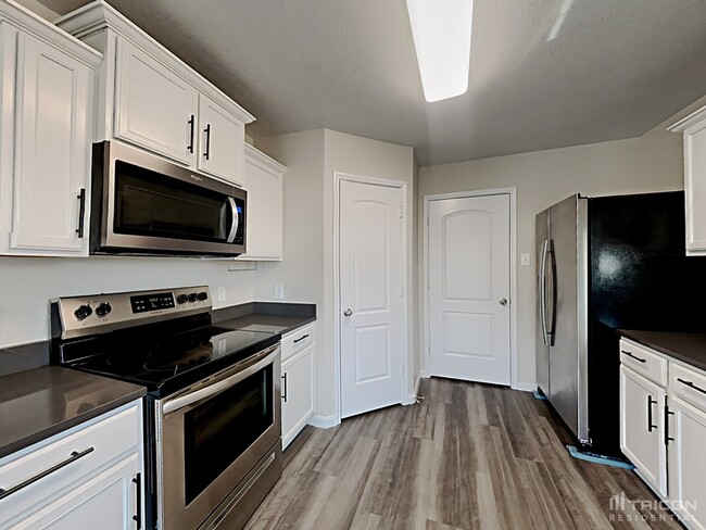 Building Photo - 14210 Bridgeview Ln