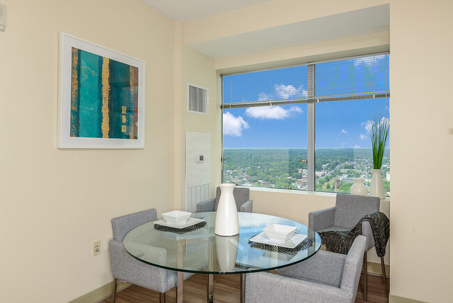 Enjoy sweeping views from your dining table - Hartford 21