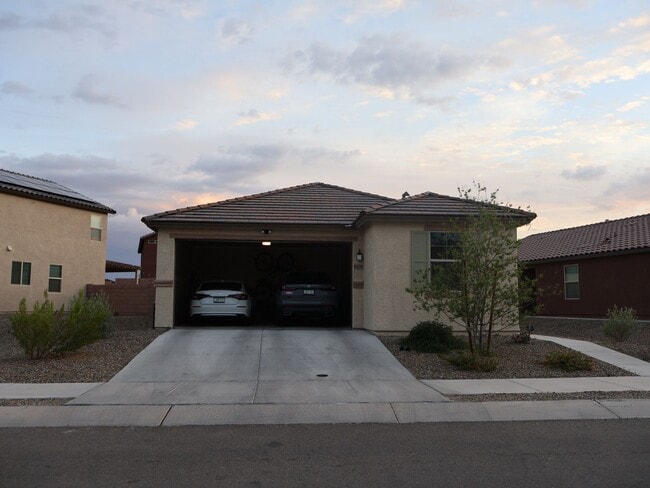 Building Photo - 9020 E Pantano Bluff Dr