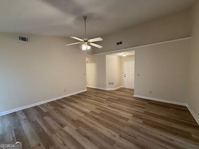 Foto del edificio - 414 Saddle Shoal Trail