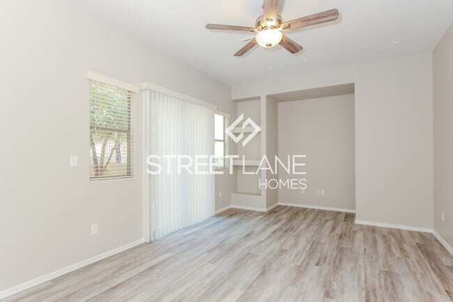 Foto del edificio - REDUCED! - NOW OFFERING HALF OFF FIRST FUL...