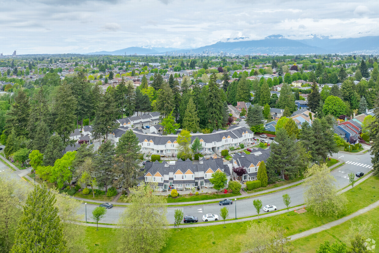 Aerial Photo - Arlington Grove Husing Co-operative