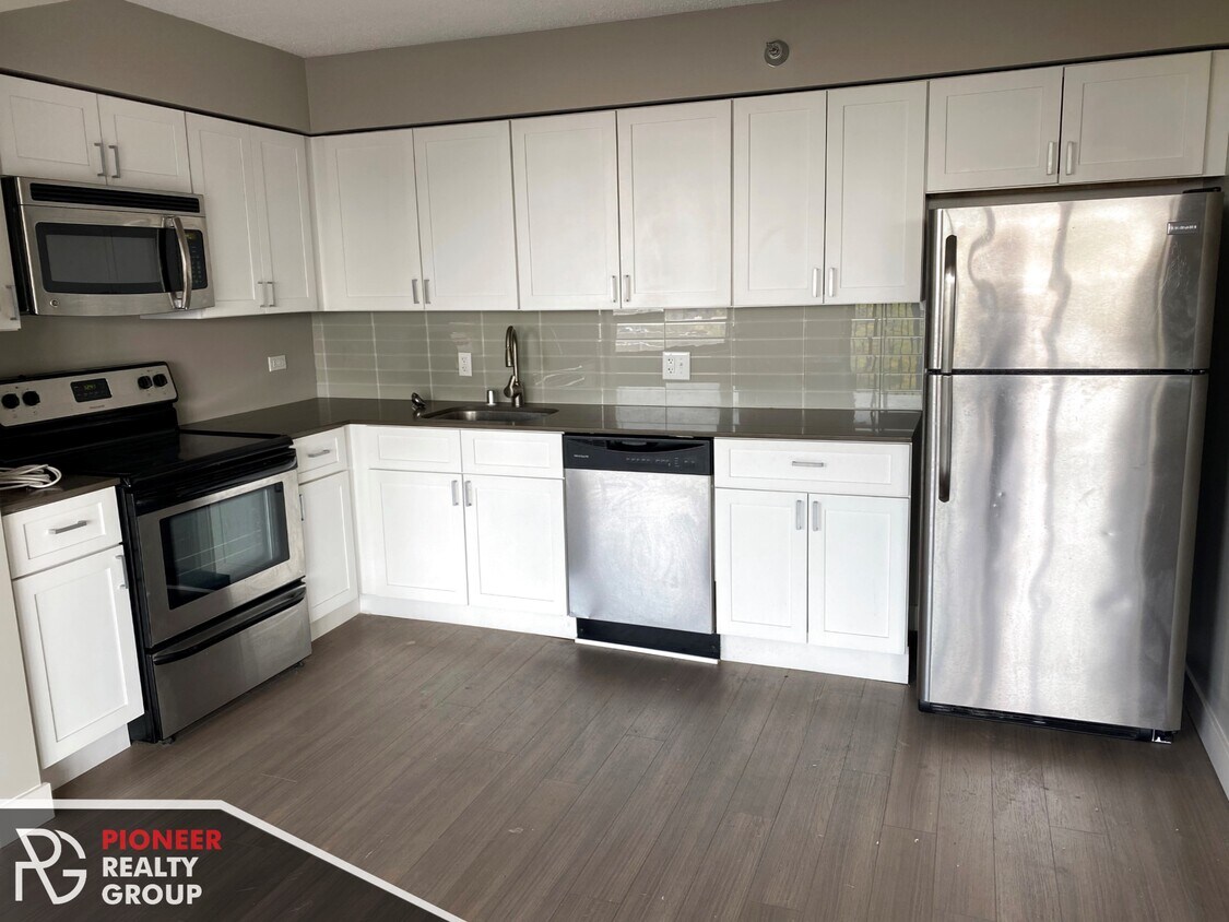 Foto principal - 2551 N Clark St