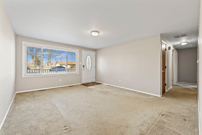 Building Photo - 608 E Warfield St