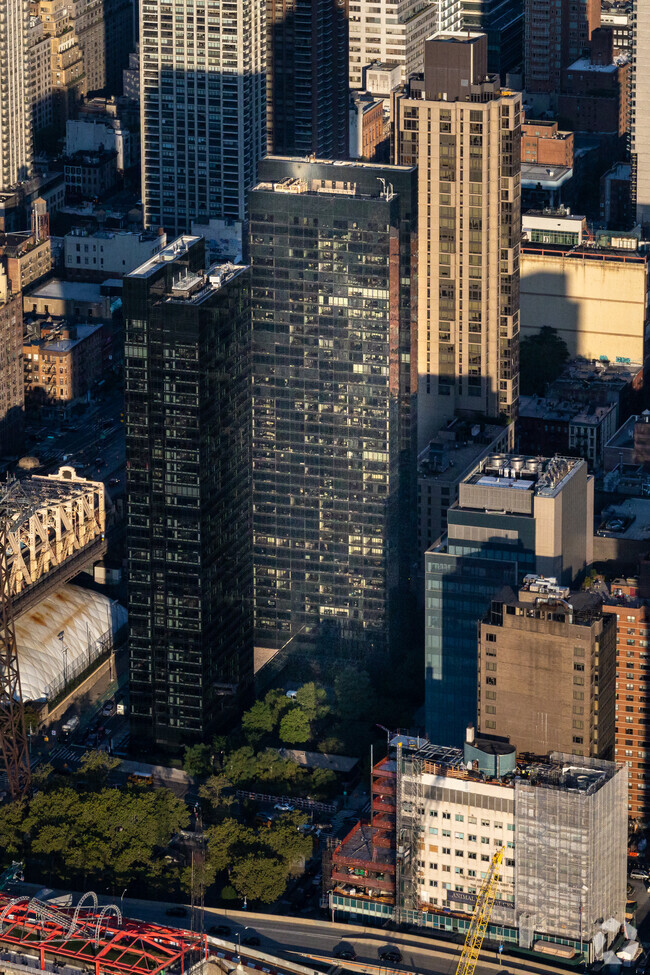 Foto del edificio - One Sutton Place North