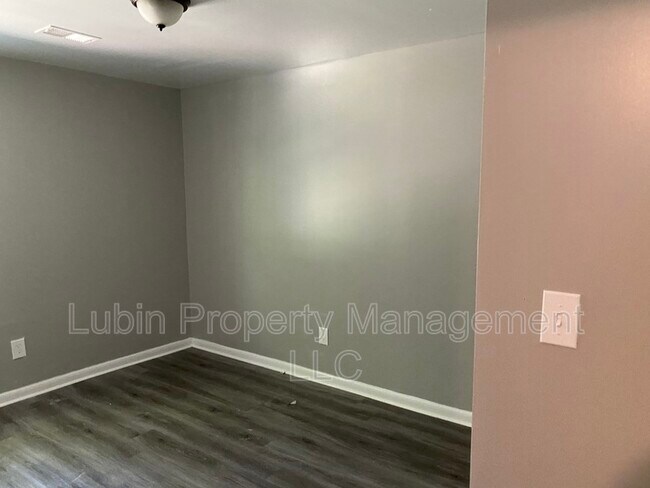 Building Photo - 1248 Firestone Ave