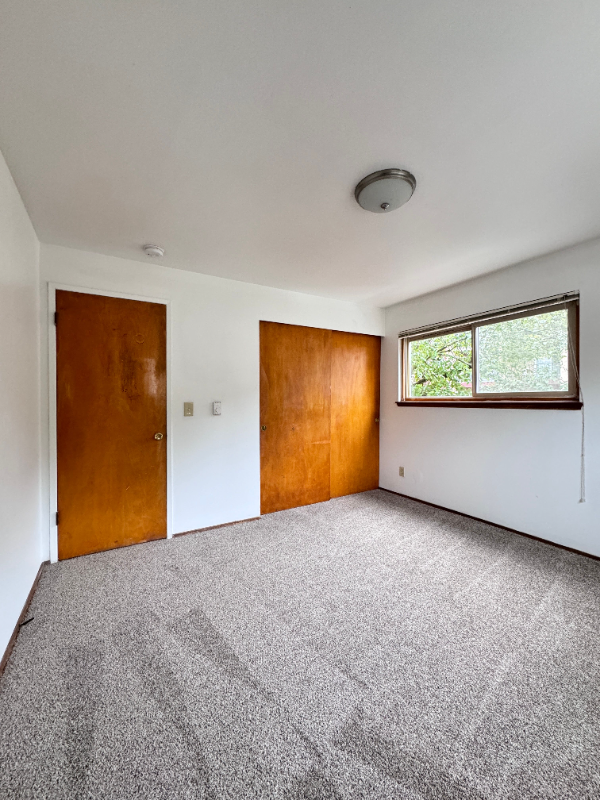 Building Photo - 3043 NE 140th St