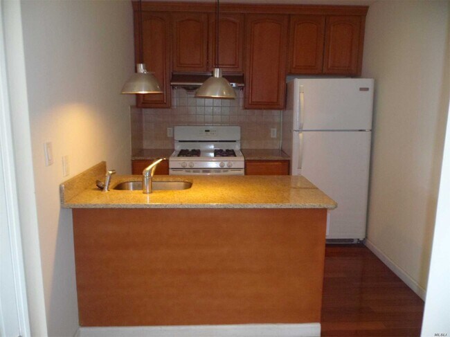 Foto del edificio - 43-33 42nd St