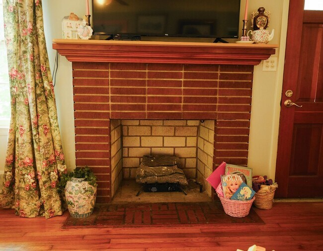 Foto del edificio - 51 S Main St