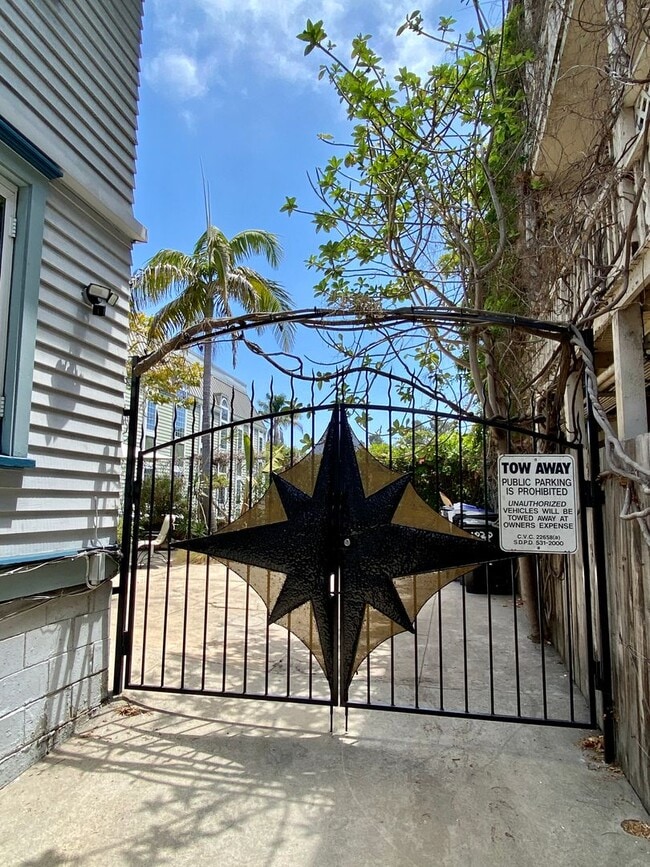 Building Photo - 1929-1929 Fourth Ave