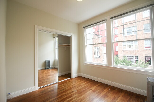 Foto del edificio - 666 O'Farrell St