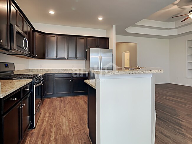 Building Photo - 8042 Regency Elm Dr