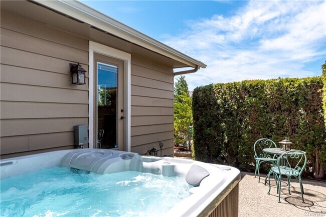 Foto del edificio - Amazing Views & Amazing 4 Bedroom/3 Bath Home w/ Move In Special!!