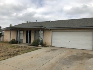 Foto del edificio - ONTARIO, single family home. Large fenced yard