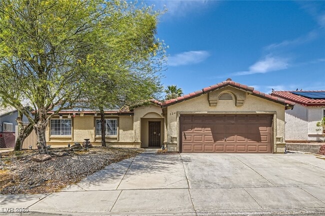 Building Photo - 924 Clubview Dr