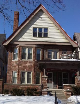 Primary Photo - 2927 N Farwell Ave