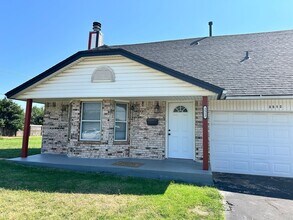 Building Photo - 3512 Oakcliff Dr