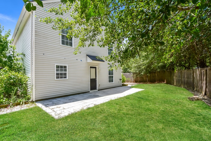 Building Photo - 29 Wild Iris Ct