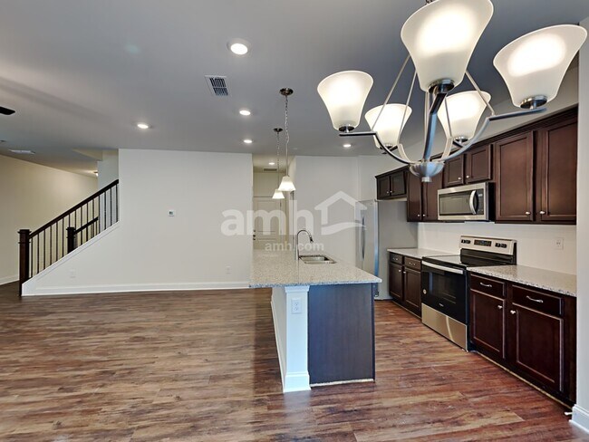 Foto del edificio - 492 Summit View Lane