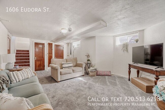 Photo - 1606 Eudora St House