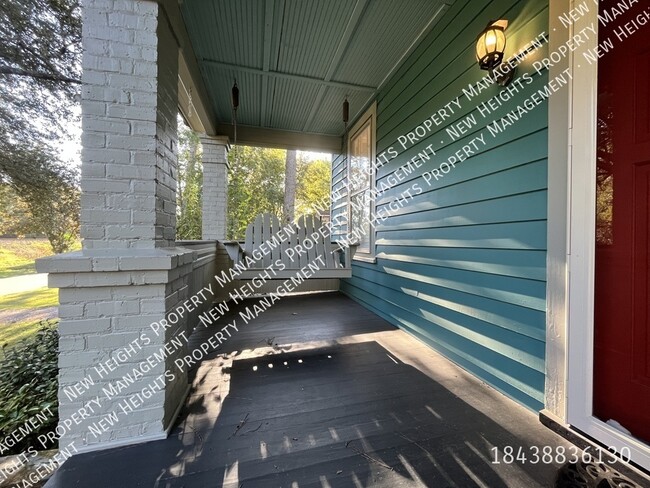 Building Photo - 3 Bedroom in Historic Summerville!!