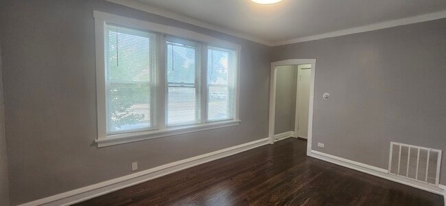 Foto del edificio - 3752 W Division St