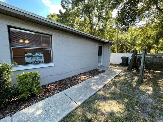 Building Photo - 2 br, 2 bath House - 1908 Crystal Grove Dr