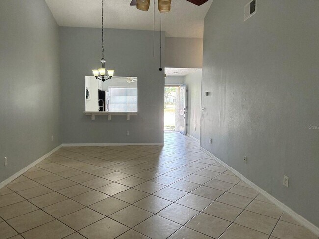 Foto del edificio - 2 Bedroom 2 Bathroom Condo in Gated Community of Cypress Lakes