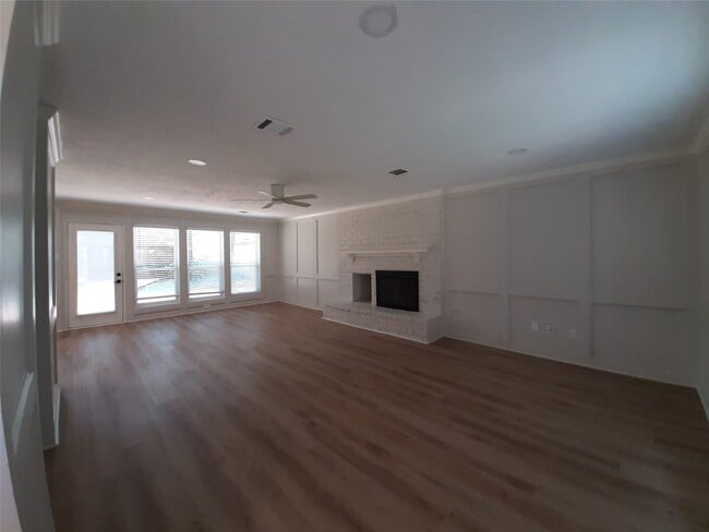 Building Photo - 5310 Glenmere Ln