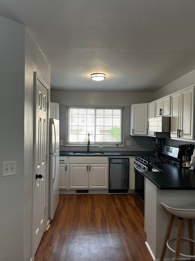 Building Photo - 37748 Charter Oaks Blvd