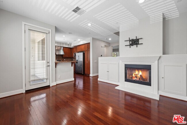 Building Photo - 6020 S Celedon Creek