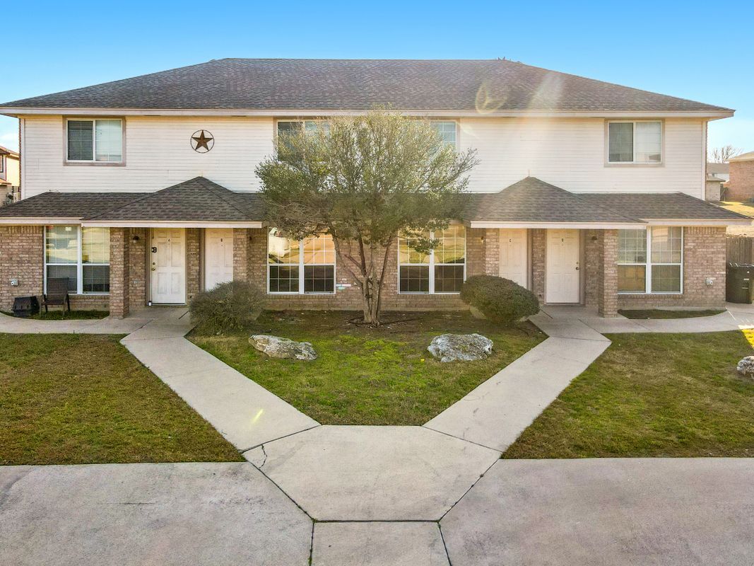 Foto principal - 4102 Terri Linn Dr