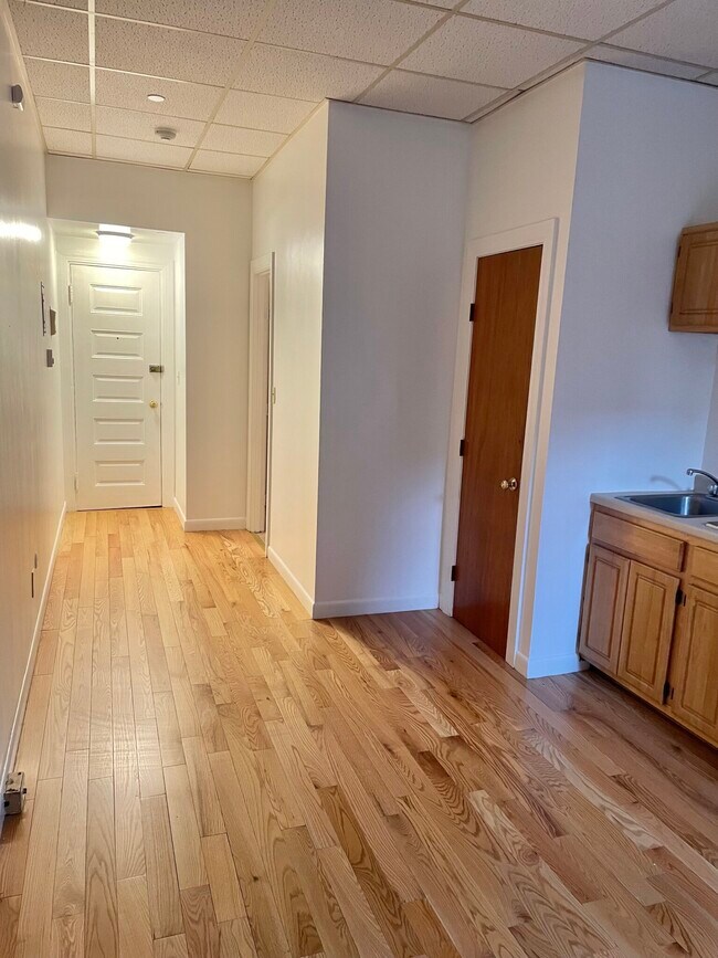 Foto del edificio - 1079 Beacon St