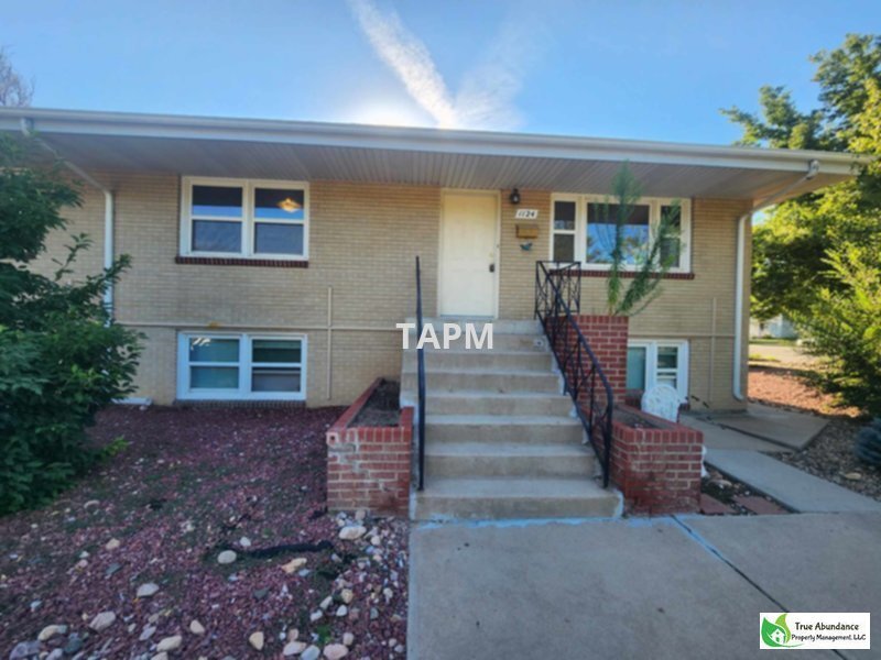 Primary Photo - Nice 2 Bedroom Apartment