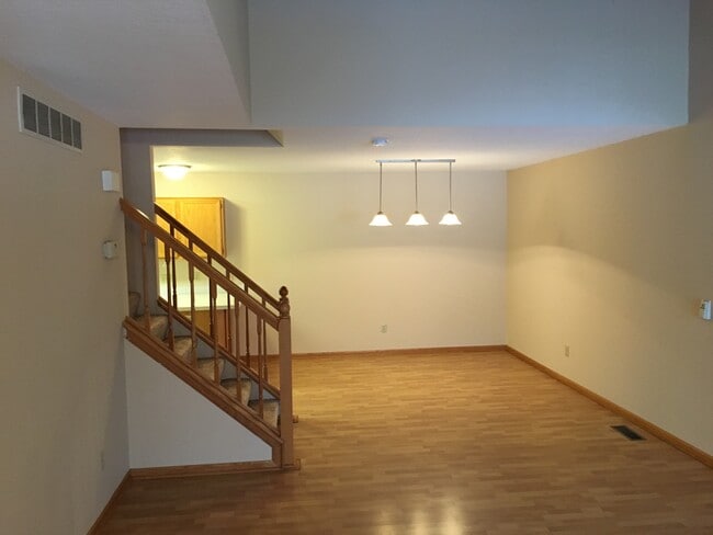 Building Photo - 4867 Helena Ln N