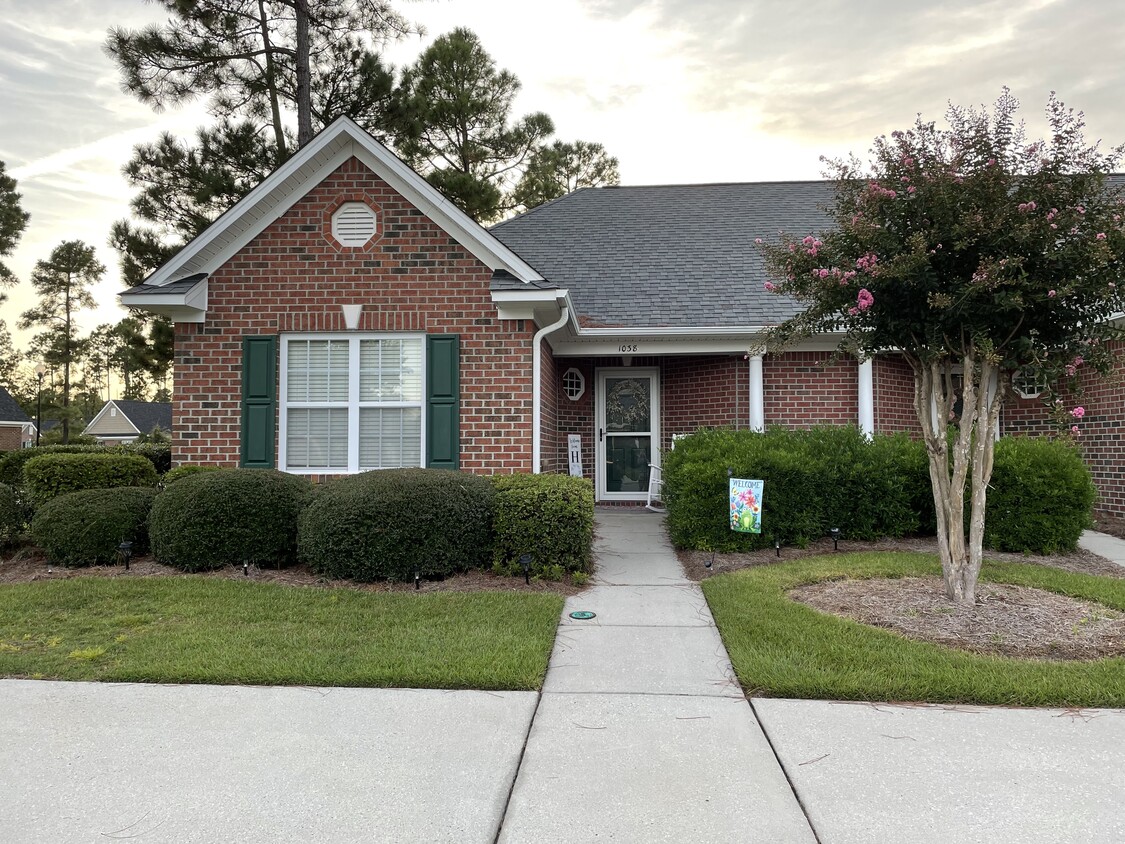 Foto principal - 1038 Bridgeport Way