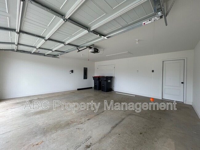 Building Photo - 5360 Little Fld Ave