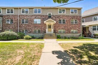 Building Photo - 8 Mayberry Dr