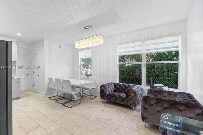 Foto del edificio - 4215 Sheridan Ave