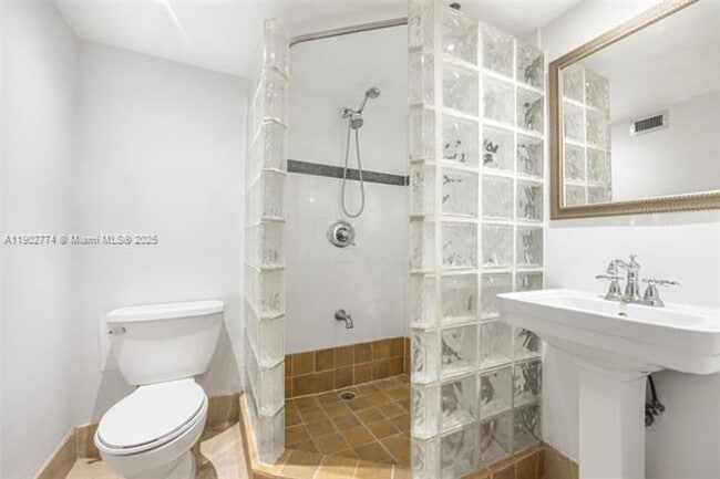 Foto del edificio - 900 Bay Dr